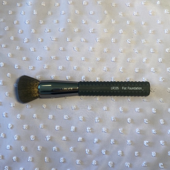 3/$30 Laruce LR335 Flat Foundation Brush - Picture 2 of 7